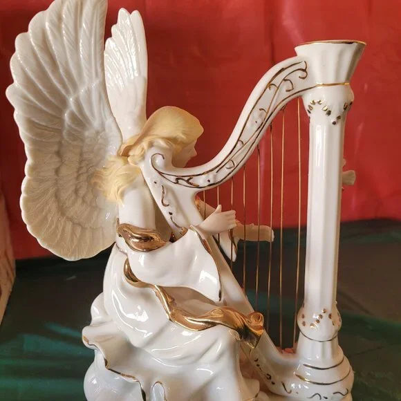 Musical Angel Porcelain Figurine Christmas Music Plays "O Come All Ye Faithful" - Picture 3 of 4